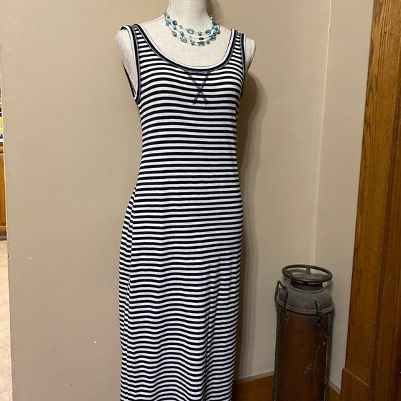 Loft Black And White Stripe Maxi Dress Siz… - Picture 1 of 5